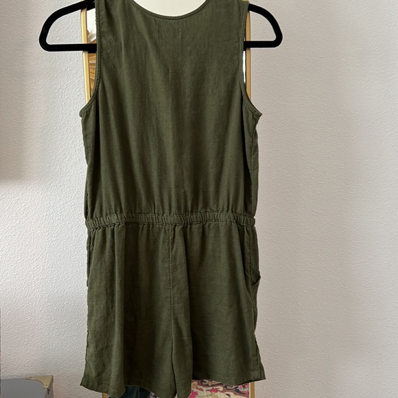 3/$12  - Old Navy Khaki Romper Size XL (14) - Picture 5 of 5
